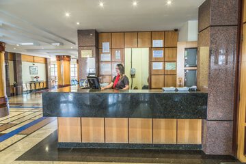 Check-in/check-out kiosk