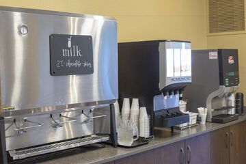 Breakfast/Coffee Service 32 of 35