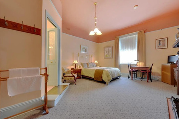 guest_rooms