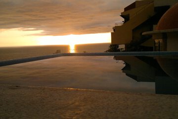 Infinity pool