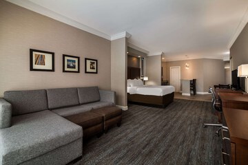 Room 18 of 65