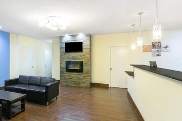 Hotel Interior 6 of 18