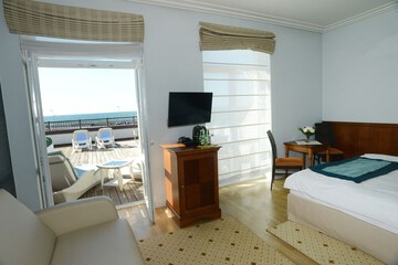 Beach/ocean view