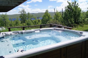 Private spa tub
