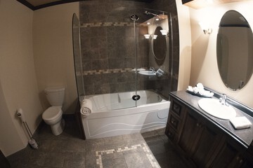 Deep soaking bathtub