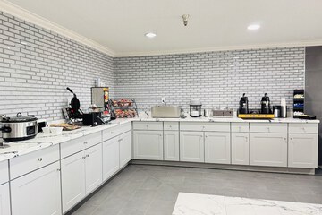 Breakfast/Coffee Service 20 of 25