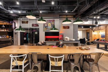 Hotel Interior 7 of 31