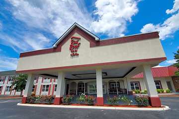 Red Roof Inn & Suites Manchester TN