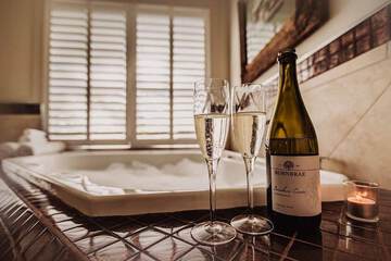 Deep soaking bathtub