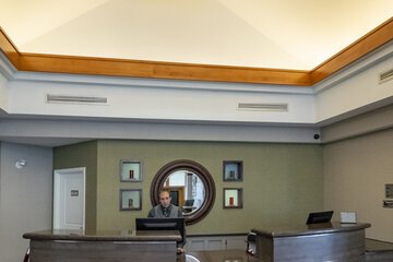 Check-in/check-out kiosk