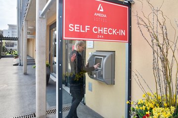 Check-in/check-out kiosk