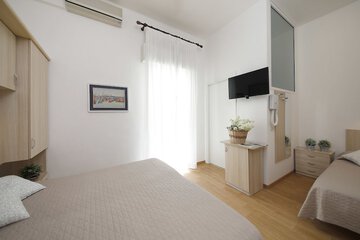 Mini-refrigerator