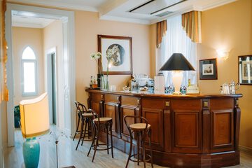 Snack bar