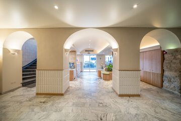 Reception hall