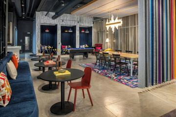 Lobby lounge