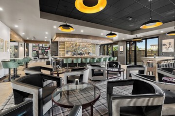 Lobby lounge