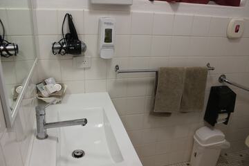 Bathroom sink