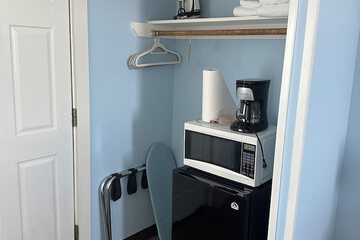 Mini-refrigerator