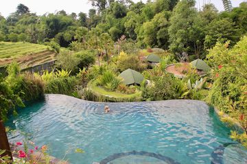 Infinity pool