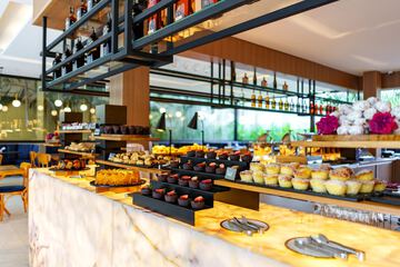 Breakfast buffet