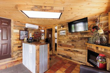 Check-in/check-out kiosk