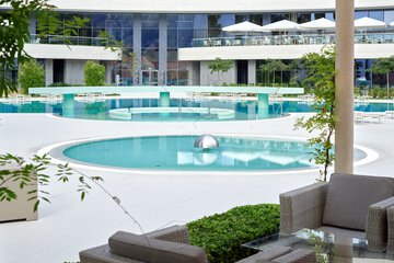 Poolside bar