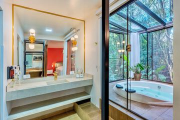 Private spa tub