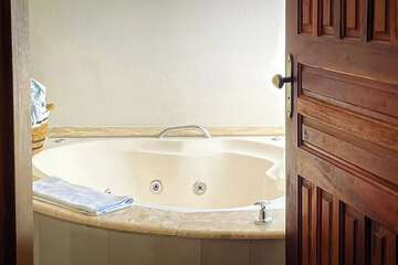 Private spa tub