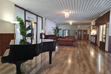 Reception hall