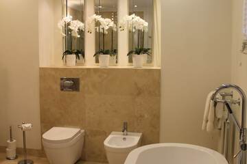 Bathroom amenities
