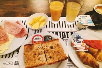 Breakfast buffet