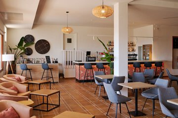 Snack bar