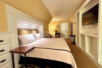Room 5 of 15