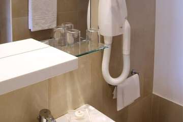 Bathroom sink