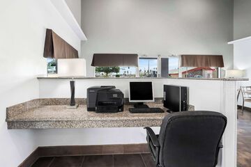 Business Center 25 of 25