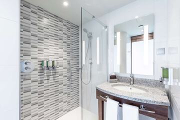 Bathroom shower