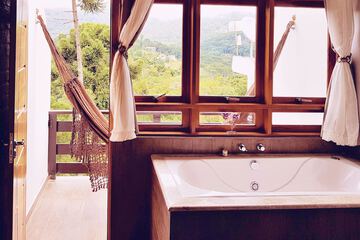 Jetted tub