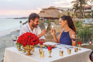 Couples dining