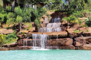 Pool waterfall
