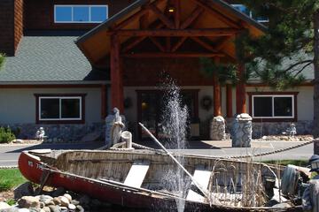 Hotel Exterior 35 of 38