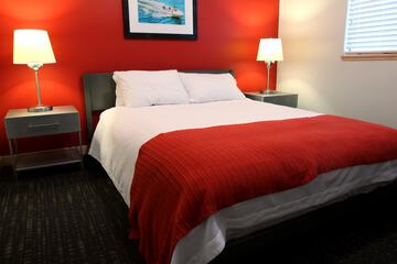 Room 9 of 28