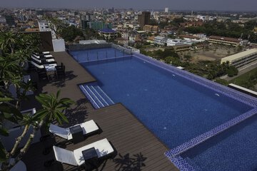 Rooftop pool