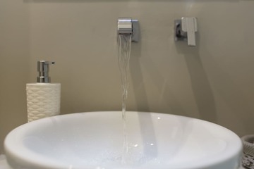 Bathroom sink