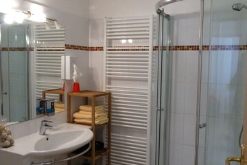 Bathroom shower