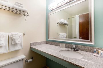 Room 28 of 35