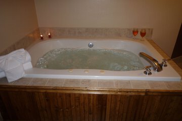 Jetted tub