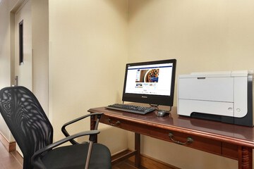 Business Center 36 of 36