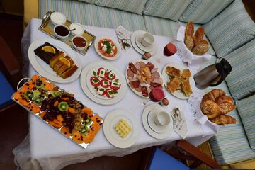 Breakfast meal