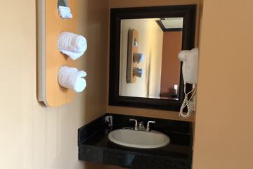 Bathroom sink