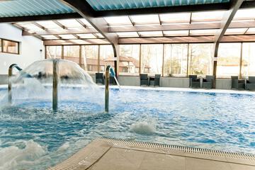 Indoor/outdoor pool